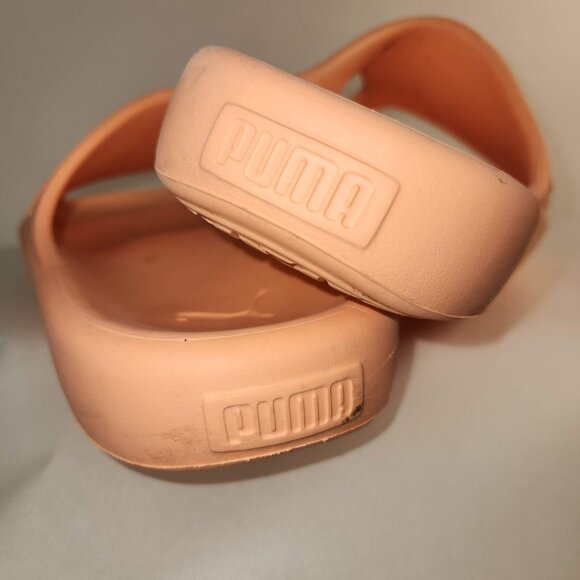 Puma Shibusa, soft peach, slip-on slides, 1"Sz 3, fits 6-7 pre-owned - Picture 5 of 7